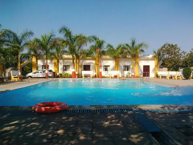 Gir Jungle Lodge Swimming Pool